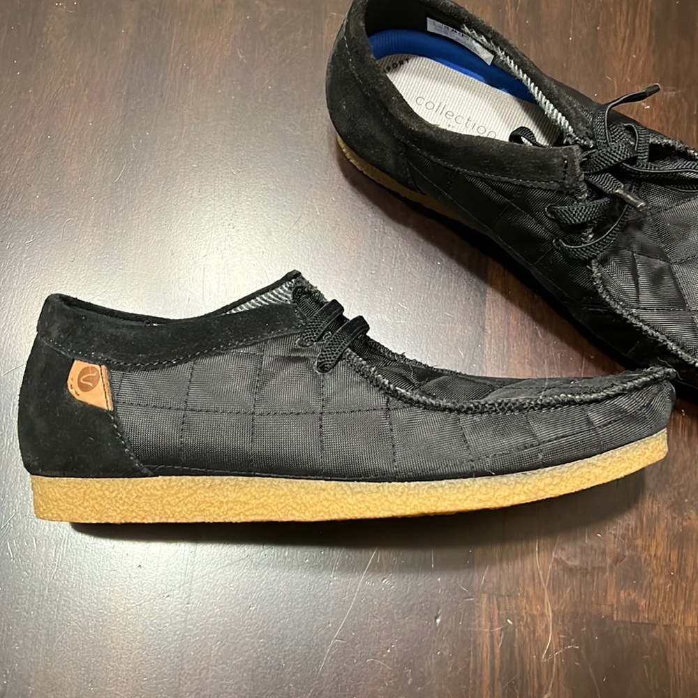 NWOT Clarks Wallabee Low